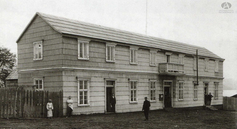 Archivo Visual Patagonico - Sucursal Casa De Comercio Chile Argentina Ex Ramos Generales De Carlos Wiederhold 1910 Bmé Mitre Y Quaglia