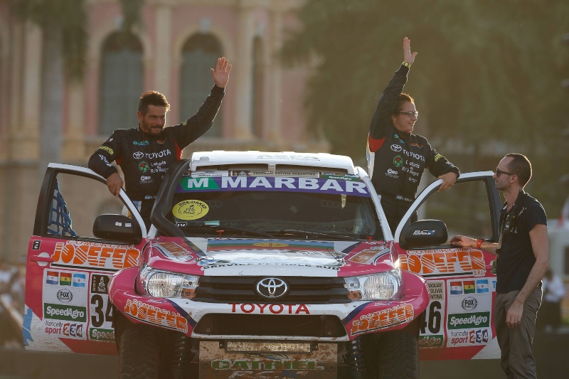 Alicia Reina - En largada del Dakar 2017 en Asunción del Paraguay