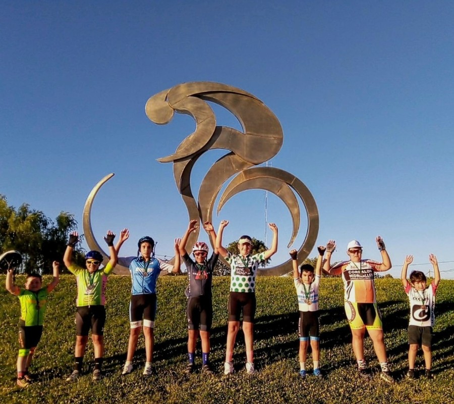 Vuelta al Valle Escolar: a puro ciclismo en Río Negro