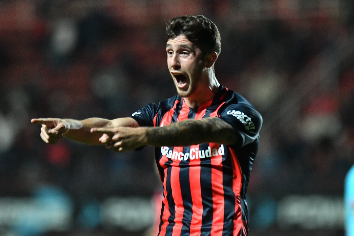 Marcos Senesi el jugador convocado por Argentina e Italia