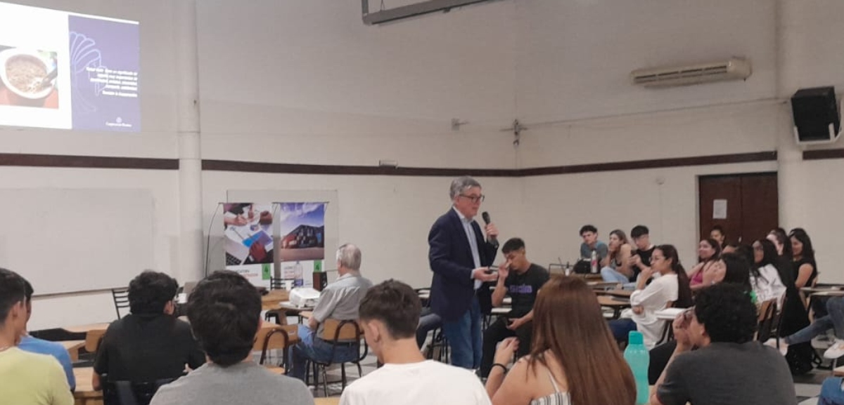 Carlo Dellasega experto italiano visitó Villa Regina y zona